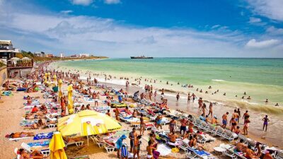 Prețurile s-au prăbușit pe litoral! Cât costă o vacanță la mare în luna septembrie