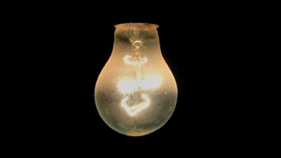 Cât curent au reușit românii să economisească seara, pe fondul crizei energetice. Cifrele oficiale
