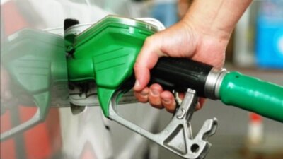 Lovitură pentru șoferi! Cât a ajuns să coste un plin de benzină și motorină la pompă