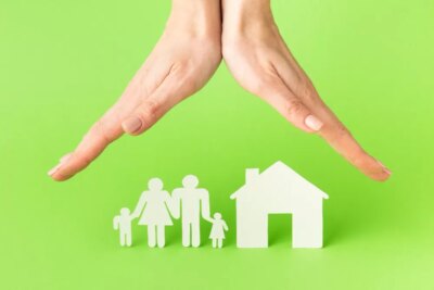 Ai moștenit o casă în care stă altcineva? Greșeala uriașă pe care mulți o fac când vor să-i dea afară
