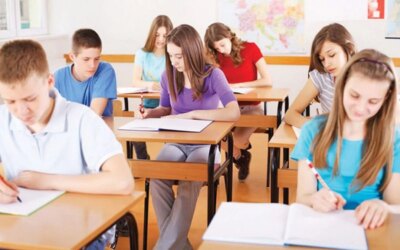 Răsturnare de situație pentru elevi! Ce se întâmplă cu bursele sociale și ce a decis ministrul