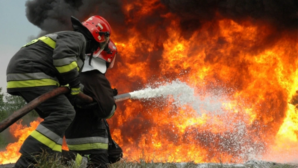 Incendiu puternic la Mănăstirea Cășiel din județul Cluj. Mai multe chilii și anexe au fost distruse de flăcări