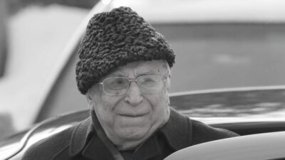 Imagini rare de la parastasul lui Ion Iliescu! Cine a mers la mormânt, la un an de la moartea sa