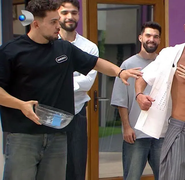 Provocare neobișnuită la Casa iubirii. Concurentele își recunosc colegii prin pipăit