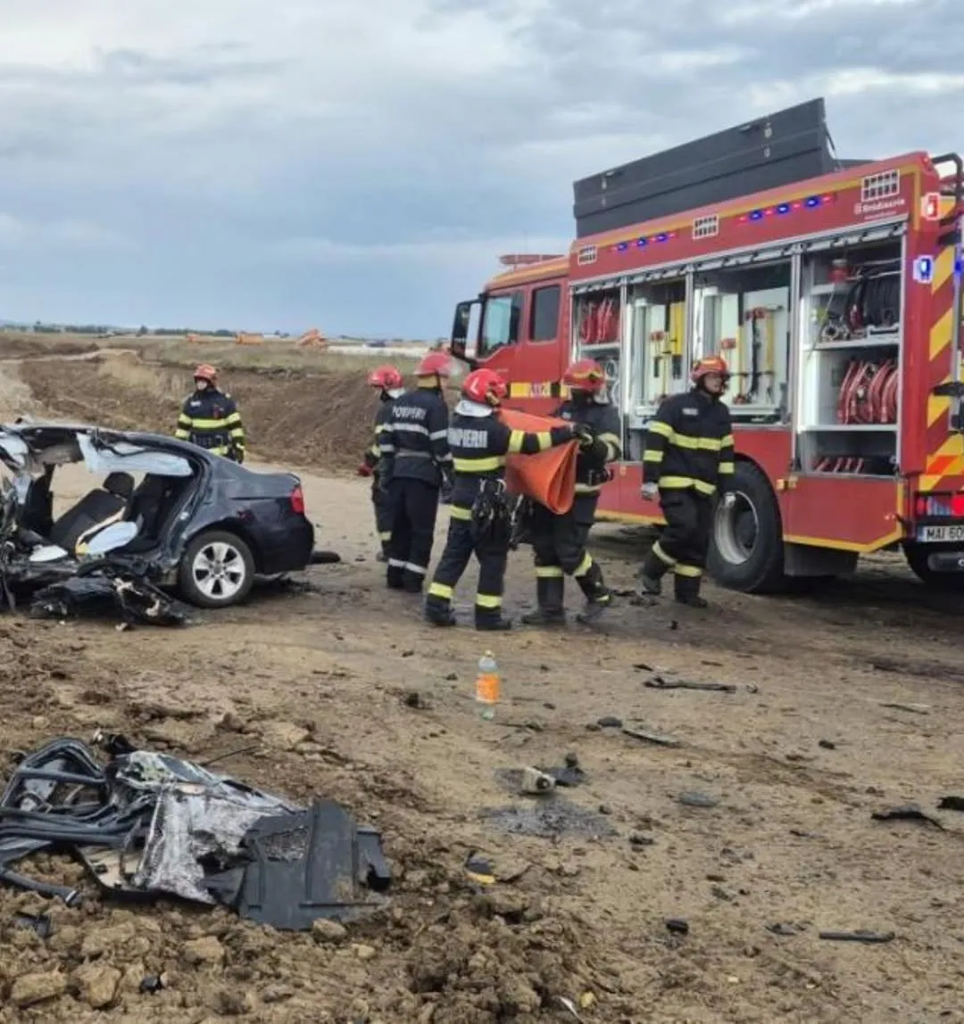 Accident grav în județul Iași. Trei persoane au murit după ce un camion a intrat în coliziune cu o mașină