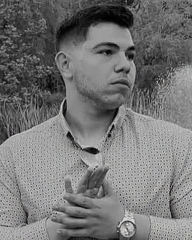 Tragedie în timpul unei furtuni. Un student a murit intoxicat cu gaze în mașină