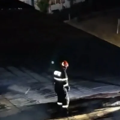 Incendiu puternic la un bloc din Balș. Zeci de oameni au fost evacuați de urgență din calea flăcărilor
