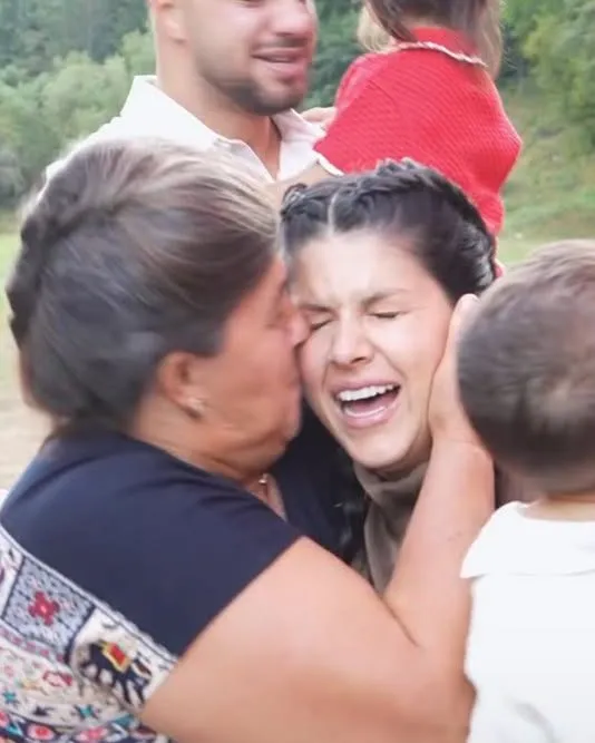 Geta Sterp este însărcinată pentru a doua oară. Familia a aflat sexul bebelușului la petrecerea de ziua ei