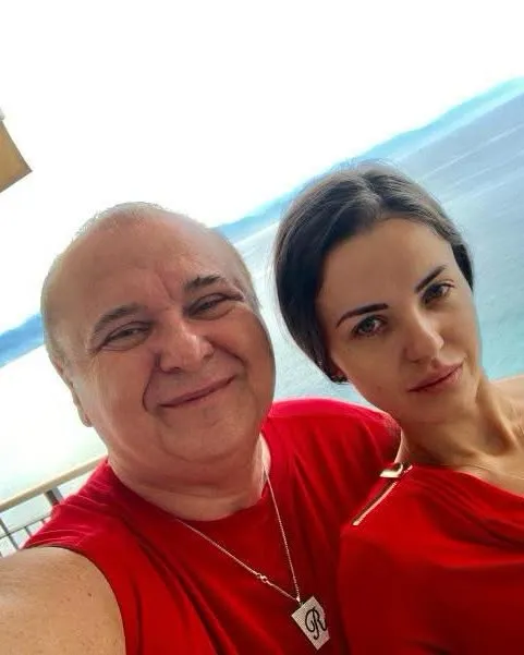Drama Mădălinei Apostol. Fosta parteneră a lui Nick Rădoi a lăsat în urmă trei copii și o luptă pierdută cu depresia