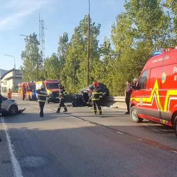 Accident grav pe DN 6 la Orșova. Traficul este blocat complet după coliziunea dintre două autoturisme