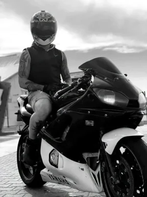 Tragedie pe Transalpina. Un tânăr motociclist a murit după ce a intrat cu vehiculul în parapet