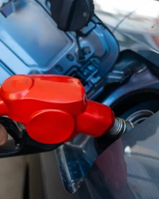 Prețurile la carburanți pentru vineri. Unde se găsesc cele mai ieftine sortimente în țară