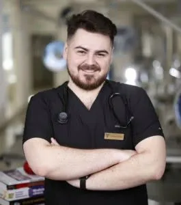 Tragedie la Timișoara. Un tânăr medic a murit din cauza unui infarct la scurt timp după examenul de licență