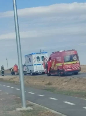Accident rutier în Bihor. O persoană a fost rănită și transportată la spital în urma coliziunii dintre o autoutilitară și un autoturism