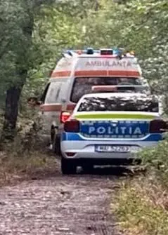 Tragedie în Vrancea. Un băiat de patru ani a fost găsit înecat într-o baltă după ce s-a îndepărtat de mama sa