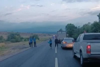 Accident grav pe DN1. Patru persoane au ajuns la spital după ce mașina în care se aflau a intrat într-un cap de pod la Vlădeni