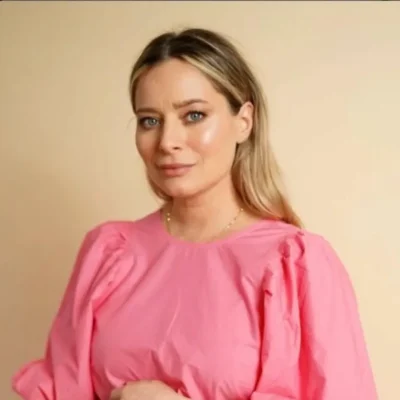 Laura Cosoi a devenit mamă pentru a cincea oară. Actrița a adus pe lume o fetiță și i-a dezvăluit numele