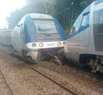 Accident feroviar grav în Franța. Zeci de pasageri răniți după deraierea unui tren regional în Normandia