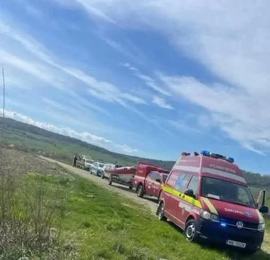 O tânără din Dolj a fost găsită moartă într-o valiză pe râul Olt. Poliția îl caută pe iubitul acesteia