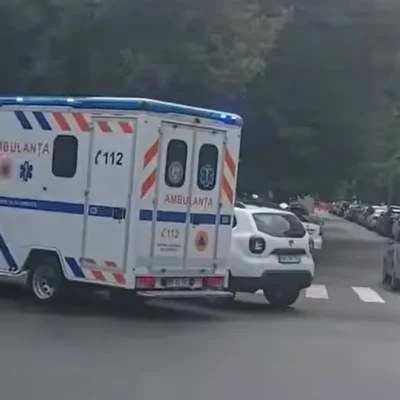 Accident rutier în Brăila. Un motociclist a ajuns la spital în urma unei coliziuni cu un autoturism