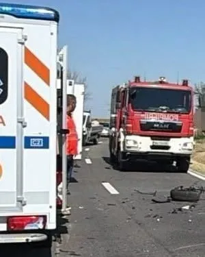 Accident grav în județul Dolj. O femeie a murit și alte trei persoane au ajuns la spital în urma unui impact frontal