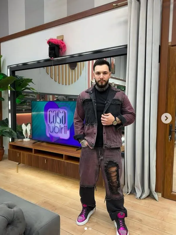 Robert de la Casa iubirii are o nouă iubită. Cine este tânăra alături de care s-a afișat fostul concurent