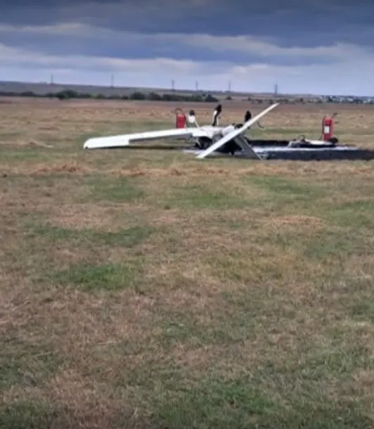 Pilot rănit după ce avionul său a luat foc la aterizarea forțată pe aerodromul din Iași