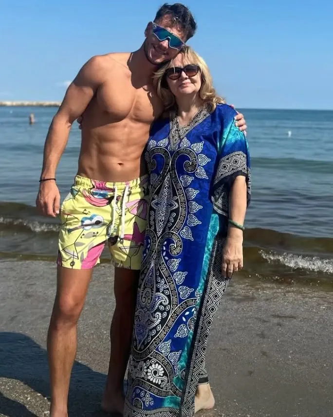 Emanuel de la Casa iubirii a publicat o imagine emoționantă alături de mama sa