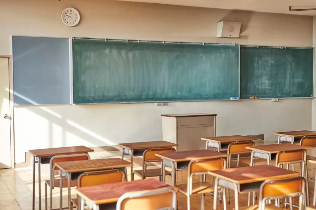 Vestea momentului pentru elevi și părinți! Când începe școala în 2026 și când sunt toate vacanțele