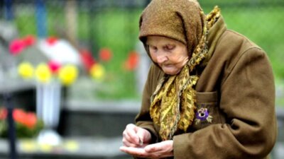 Cât este pensia minimă garantată în 2026. Detalii despre ajutorul financiar acordat vârstnicilor