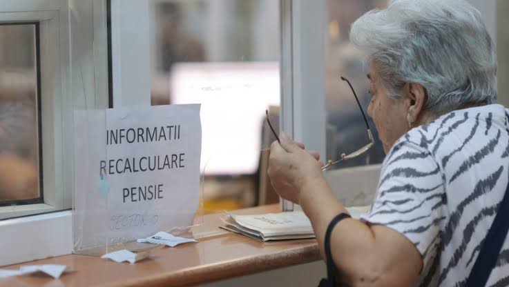 Schimbare uriașă în Legea Pensiilor: La ce vârstă vor ieși femeile la pensie din 2035