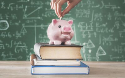 Banii de rechizite. Condițiile pentru ajutorul de 500 de lei și termenul limită pentru depunerea cererilor