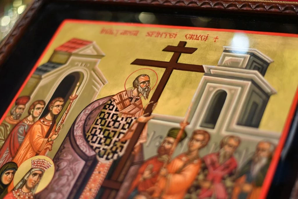 Ce nu ai voie să dai din casă de Ziua Crucii! Cele 3 lucruri care îți alungă norocul și sporul