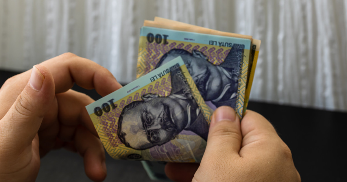 Guvernul a stabilit noile reguli pentru bursele școlare. Ce sume vor primi elevii