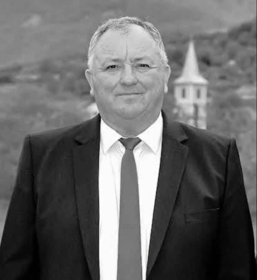 Tragedie în Hunedoara. Primarul comunei Băița a murit după ce tractorul pe care se afla s-a răsturnat