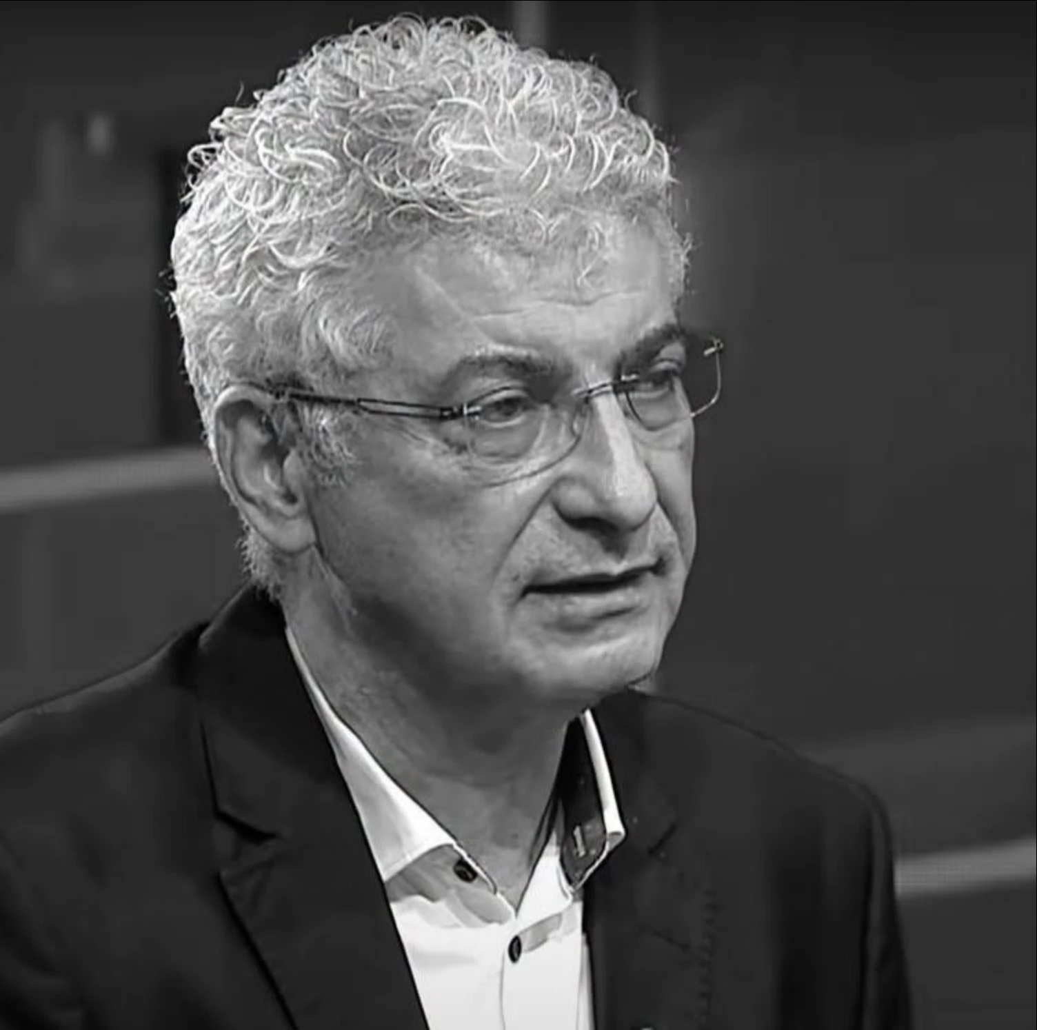 Obiecte personale ale lui Silviu Prigoană au fost scoase la vânzare în târgul Vitan