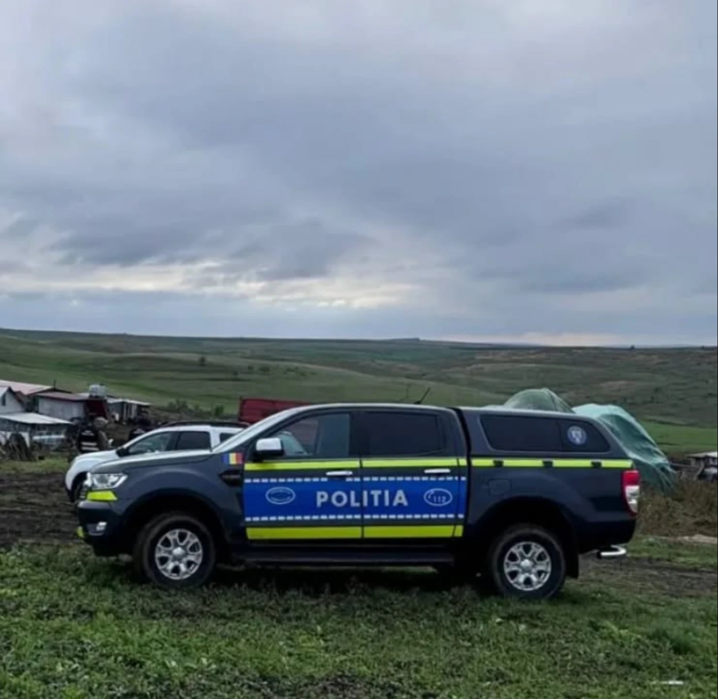 Tragedie la Botoșani. Un ciobănesc a fost găsit spânzurat la ferma unde lucra