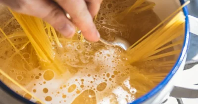 Cum se fac, de fapt, pastele perfecte. Detaliul pe care 99% dintre români îl greșesc în bucătărie
