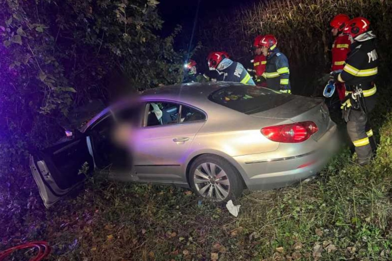 Tragedie de nedescris în Prahova! Doi tineri au murit după ce mașina s-a făcut praf de copaci