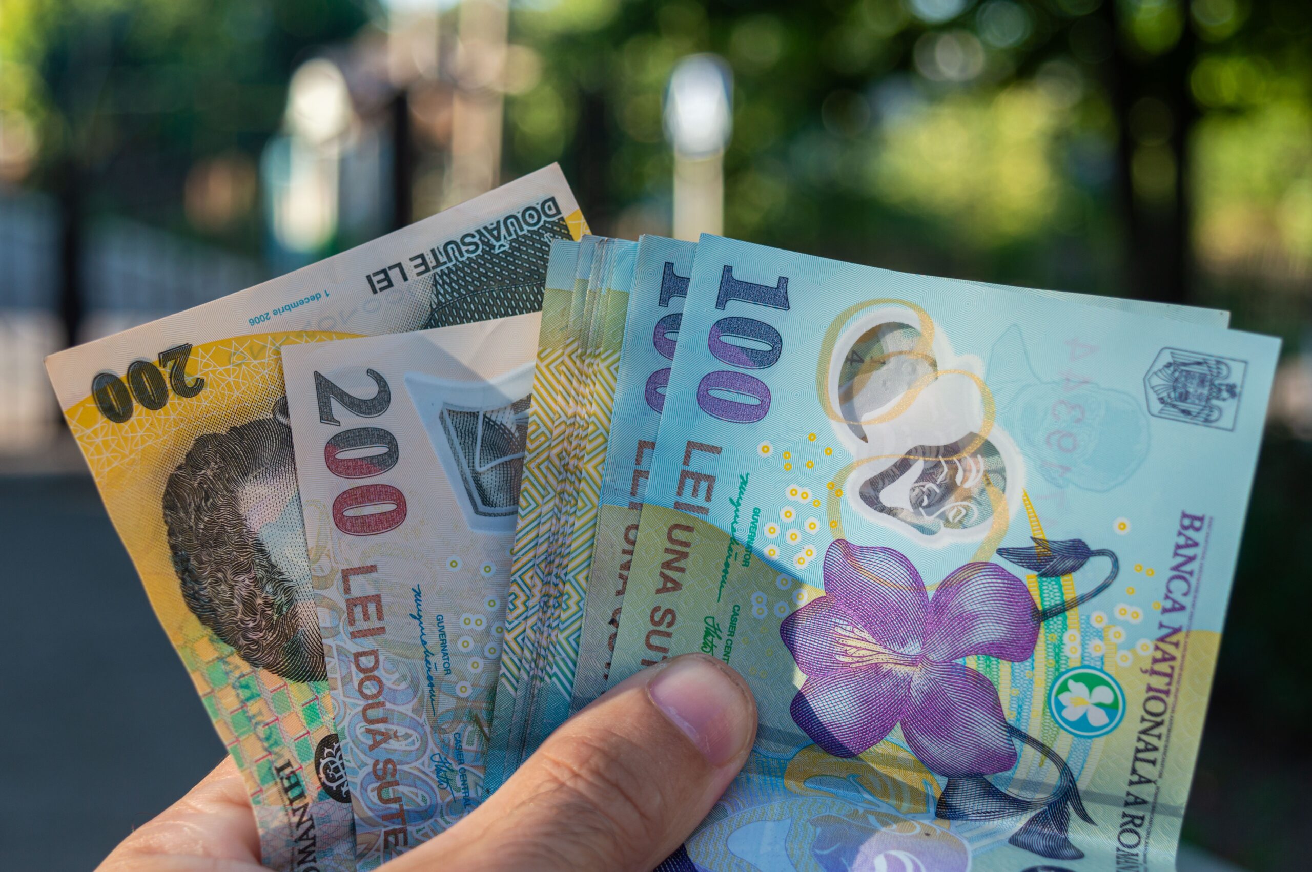 Alocația de stat după 18 ani. Condițiile în care elevii majori pot încasa banii până la finalizarea liceului