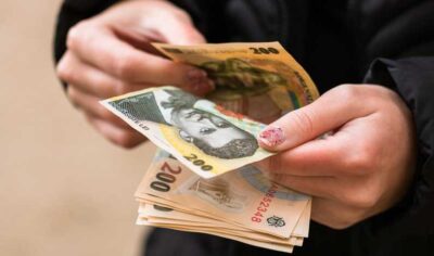 Anunțul momentului pentru elevi și părinți! Câți bani primesc copiii pentru bursele de merit și sociale