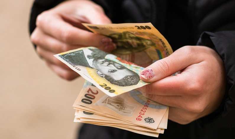 Anunțul momentului pentru elevi și părinți! Câți bani primesc copiii pentru bursele de merit și sociale