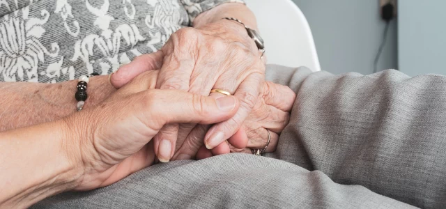 La ce vârstă îmbătrânesc, de fapt, bărbații și femeile? Schimbarea radicală care apare în corp