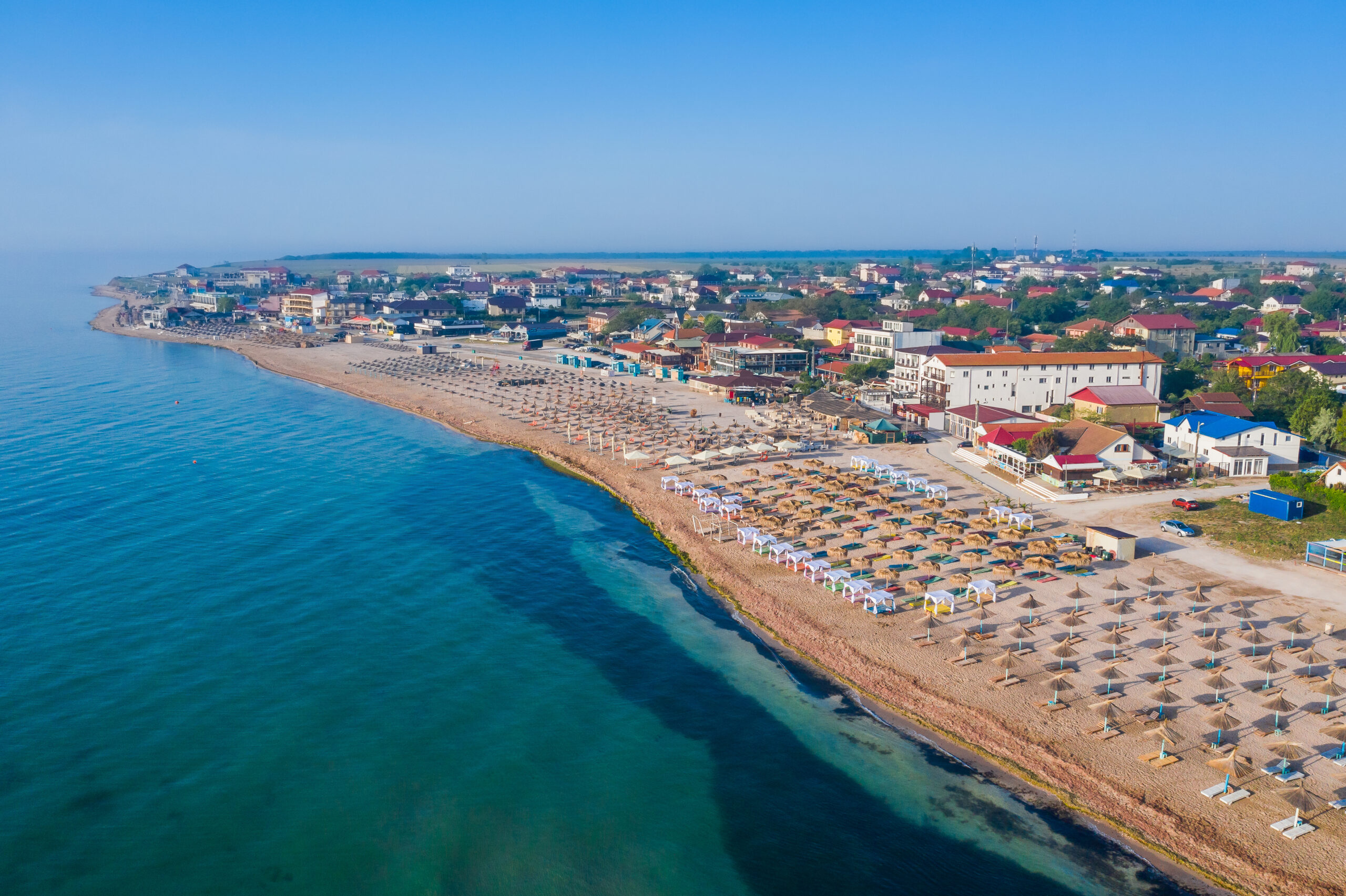 Cât a ajuns să coste o cameră la mare în ultimul weekend de vacanță! Prețurile i-au lăsat mască pe români