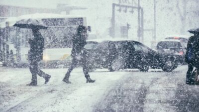 Vreme severă în România. Temperaturile scad drastic și apar primele ninsori la munte
