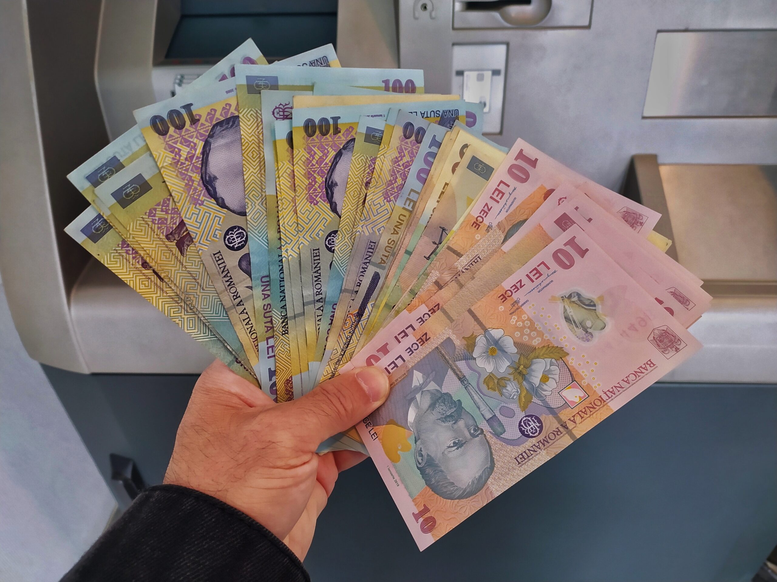 Anunț de ultimă oră pentru mii de români! Cine sunt cei care pierd pensia din octombrie