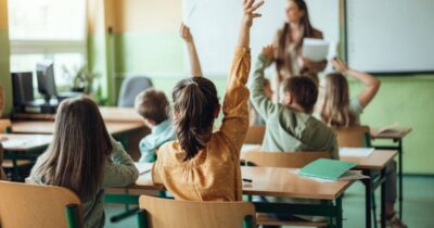 Cum arată casele de 140.000 de euro construite pentru profesori într-o comună. Au scăpat de coșmarul navetei