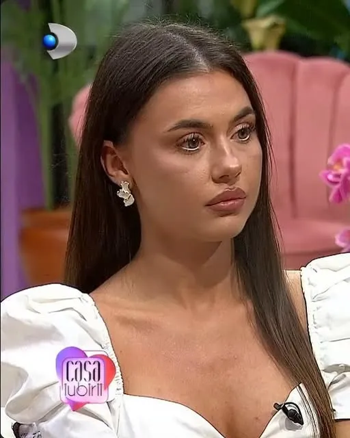 Cine este Izabela, noua concurentă intrată în emisiunea Casa Iubirii. Preferințele ei pentru băieți