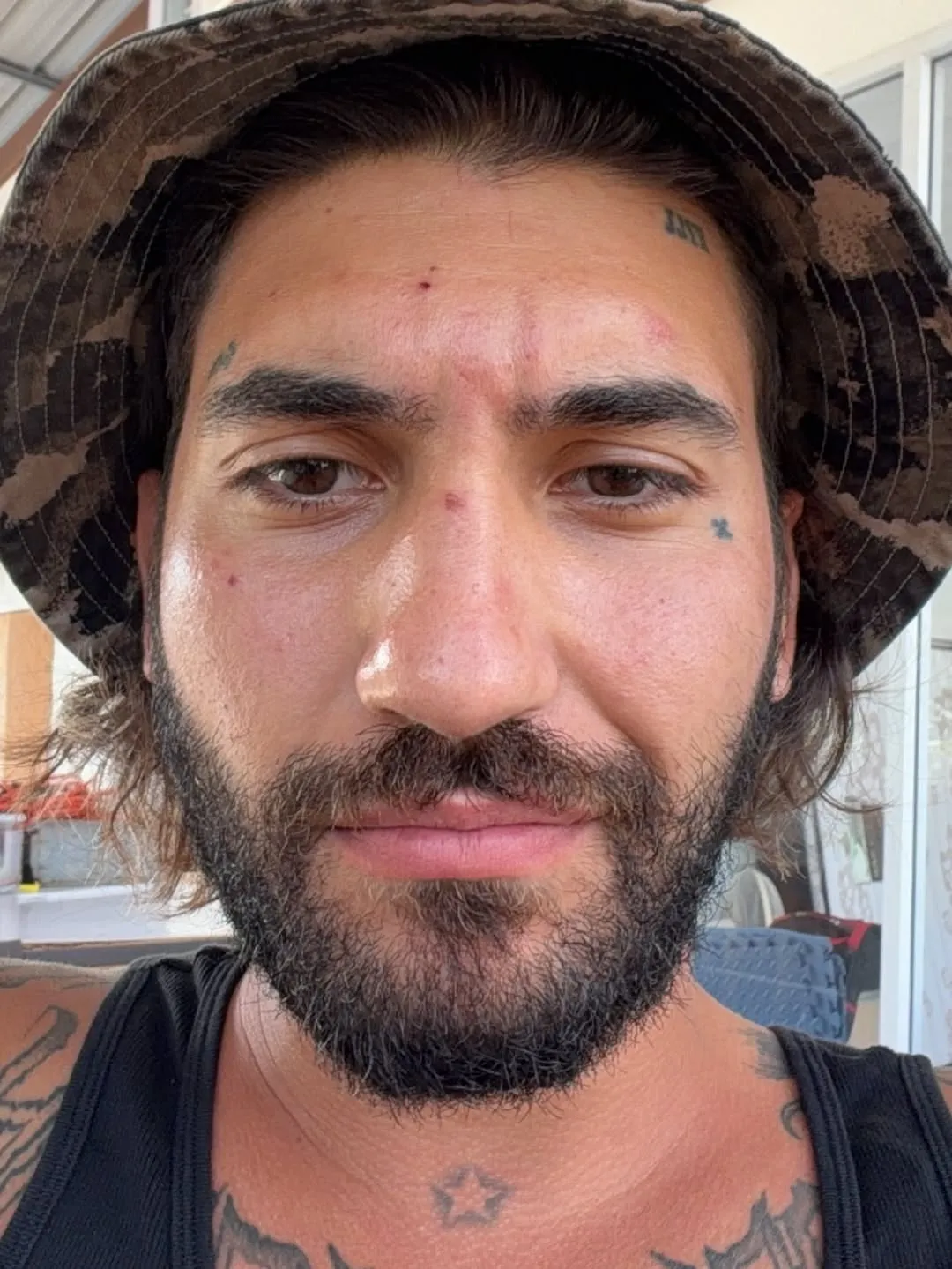 Scandal la Arenele Romane. Un artist trap a fost reținut de poliție după ce a urinat în fața spectatorilor