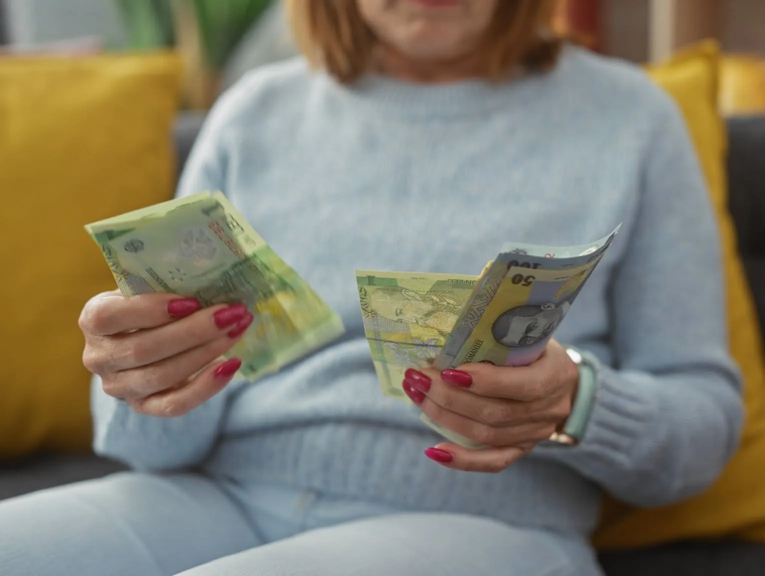 Ajutor financiar pentru pensionarii cu venituri reduse. Ce sume se acordă în 2026